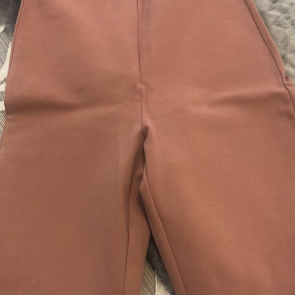 Babaton biker shorts (Aritzia) - Picture 4 of 4